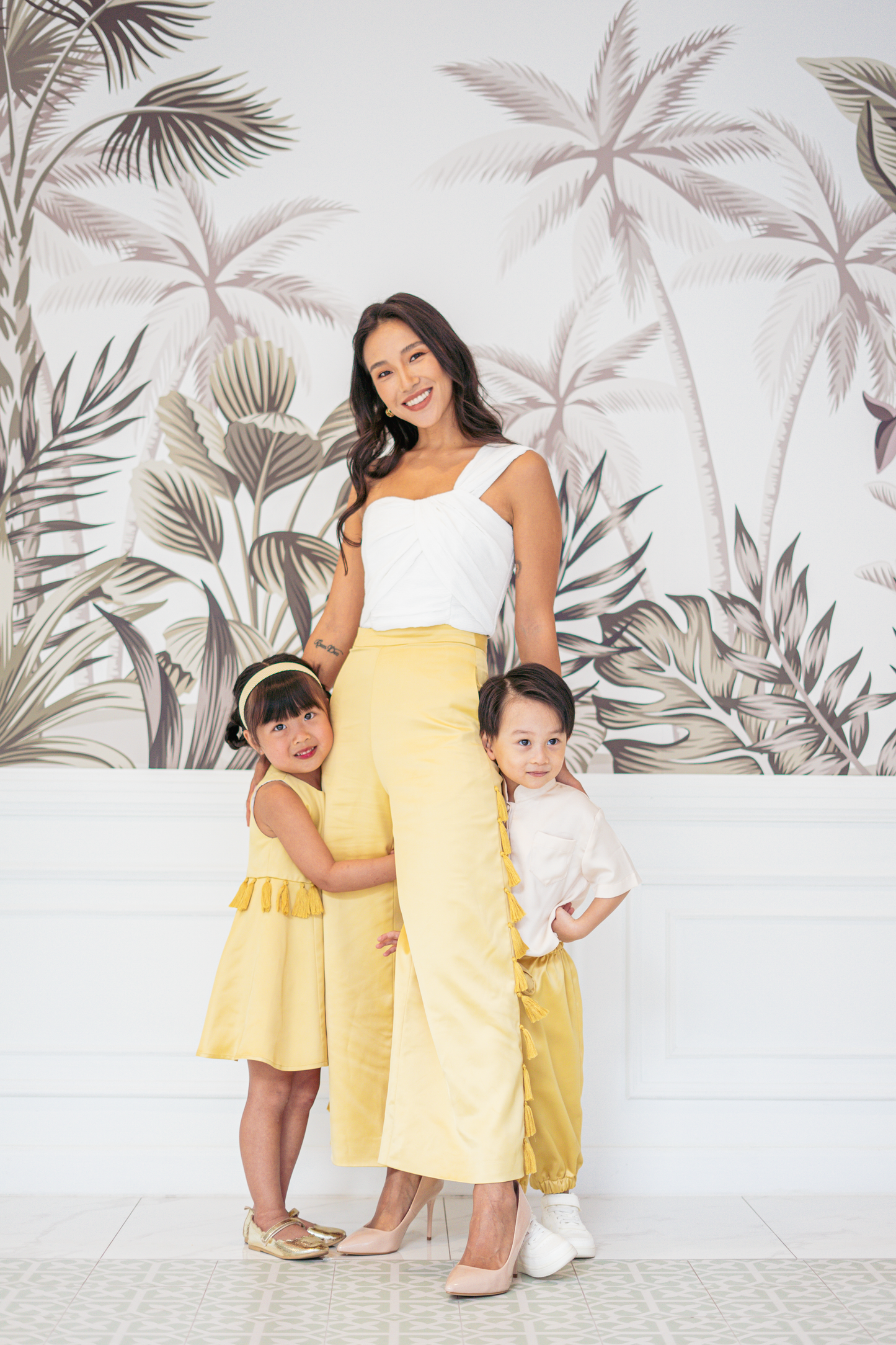 Aelia Pants in Yellow